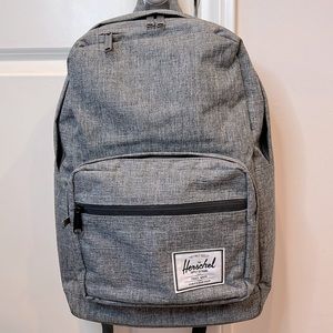 Like New Unisex Herschel Backpack in Grey Crosshatch XL 30.0 L 💎 Rare find!